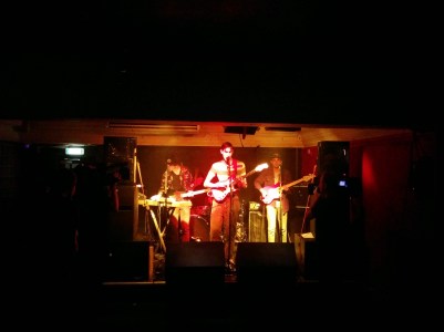 An intimate set from Oscar in the Rescue Rooms Red Room
